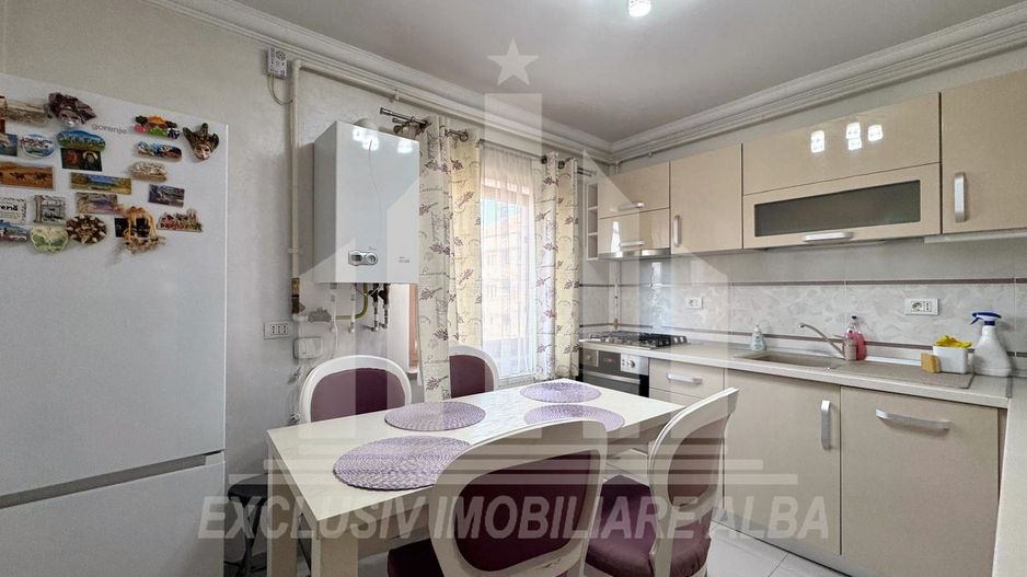 Apartament 3 camere decomandate | 72 mp | Renovat | Cetate - Closca - Poză 2