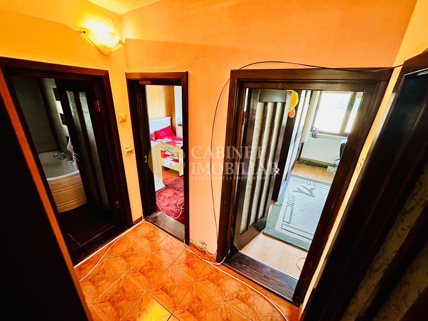 3 Camere Decomandat -  Esplanada Nicolina 1- Bloc 1990 - Poză 3