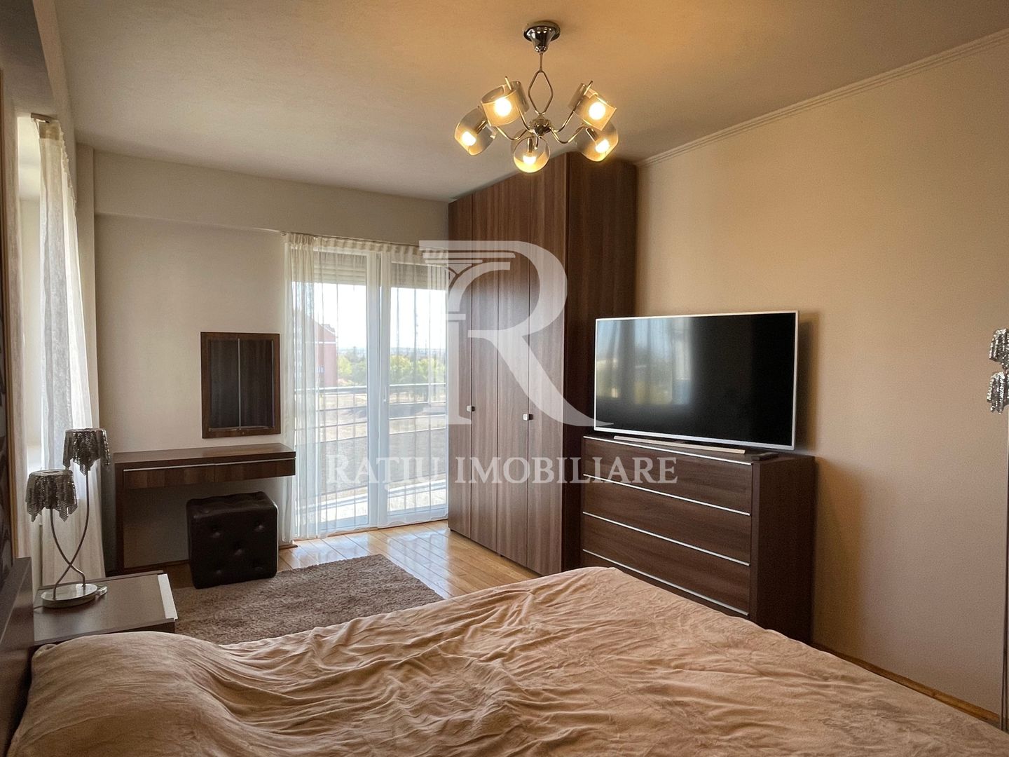 Apartament cu 3 camere | 2 Parcări Subterane | Nufărul | Oradea - Poză 8