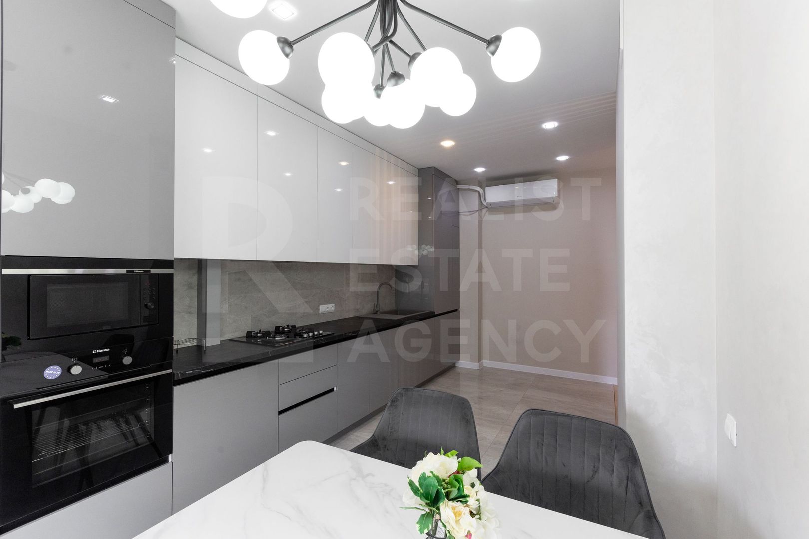 Chirie, 2 odăi + living, str. Avram Iancu, Centru - Poză 6