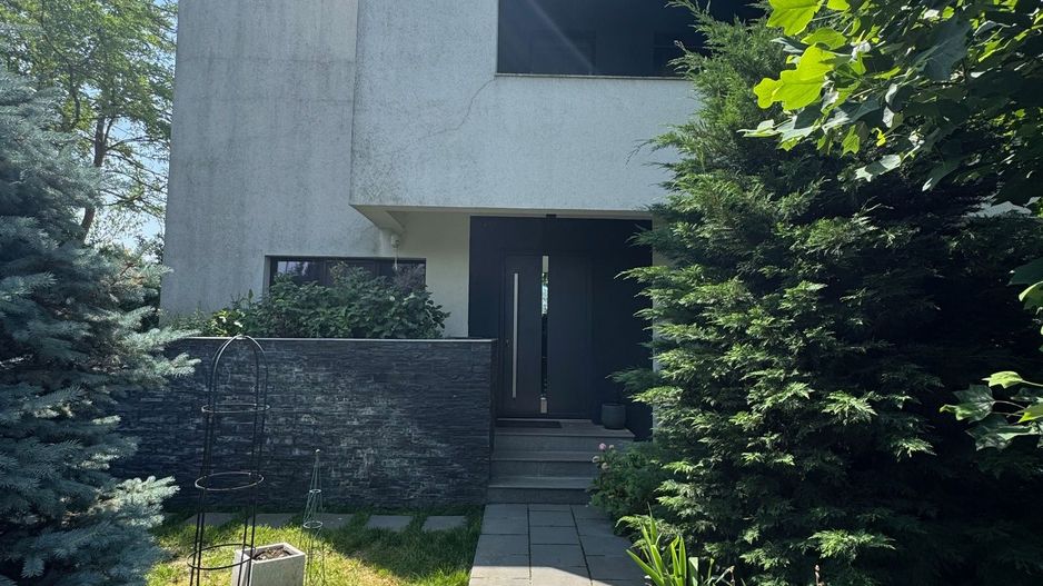 Vila de LUX Tunari, 214m2 utili, 600 curte - Poză 4