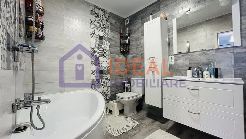 Triplex cu 5 camere complet mobilat si utilat, in SELIMBAR - Poză 4