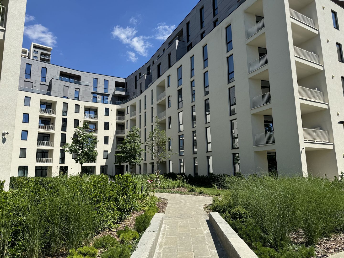 Apartament Luxos de Închiriat în Complexul Rezidențial ISHO - Poză 3