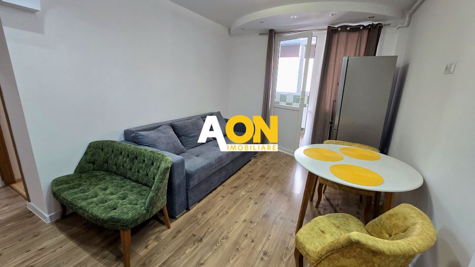 Apartament cu 3 Camere, Bloc Nou, Zona Centru - Poză 1