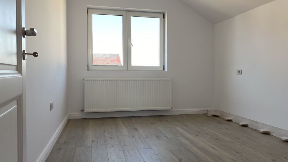 Liniste si confort! Vanzare casa la cheie, luminoasa in Priseaca! - Poză 7