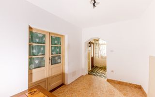 Casă cu teren generos în Gai - Poză 4