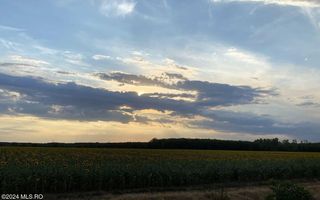 Tamasi, langa padure, 12.824 mp, deschidere 45 ml, teren cu potential - Poză 13