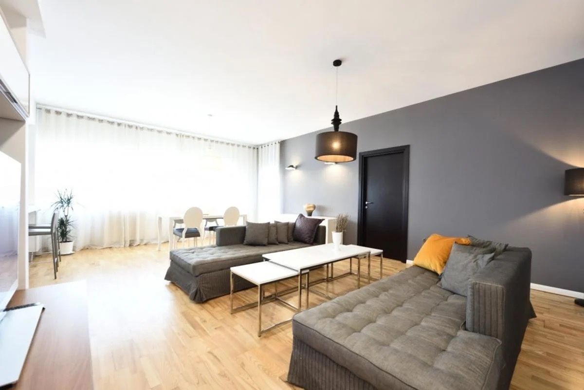 Închiriere Apartament 2 Camere, 97 mp | Vedere către Pădurea Băneasa - Poză 1