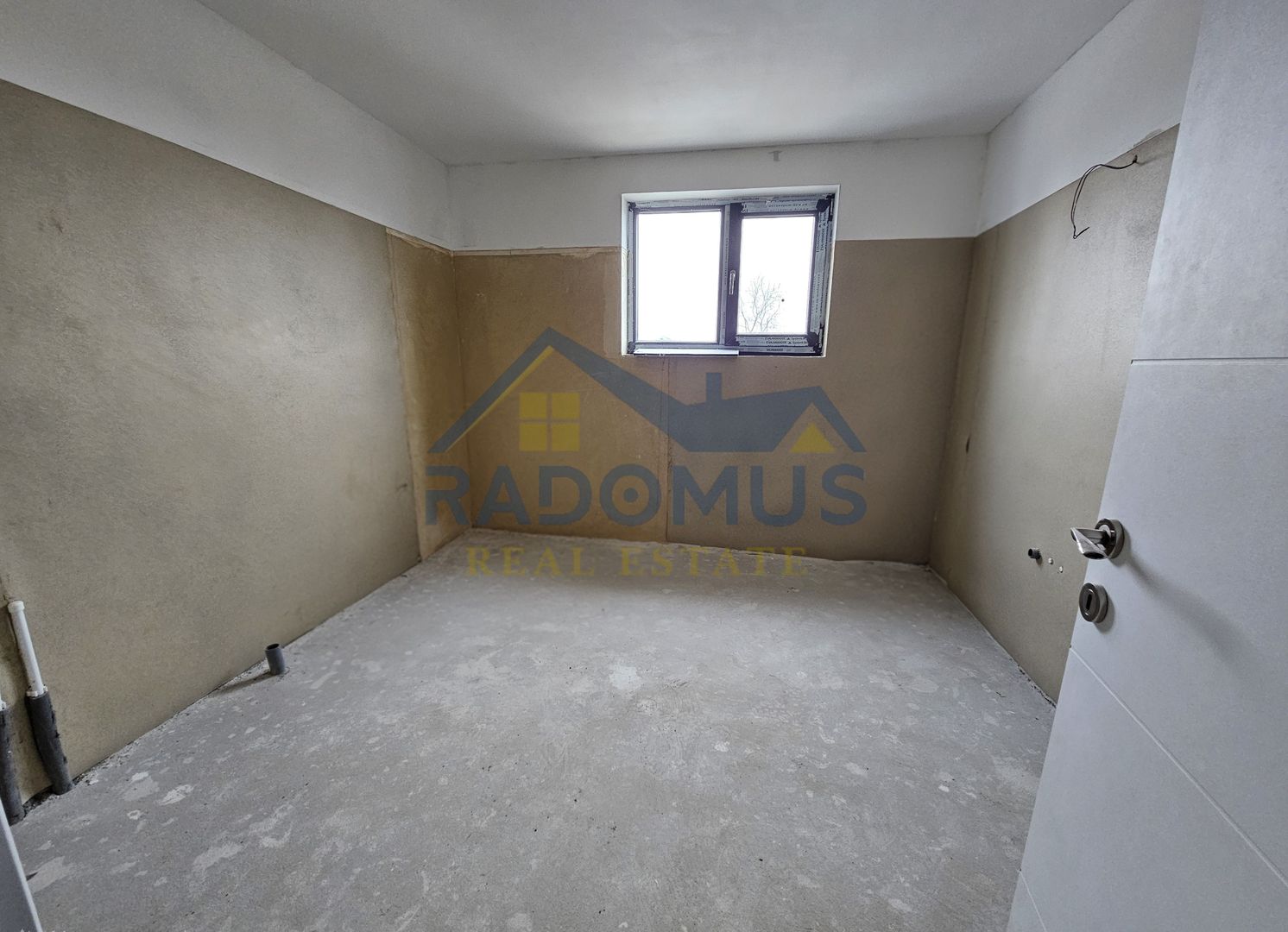 Vila Tătărani - 280 mp utili - 500 mp Teren - 8 Camere + 4 Băi - Poză 18