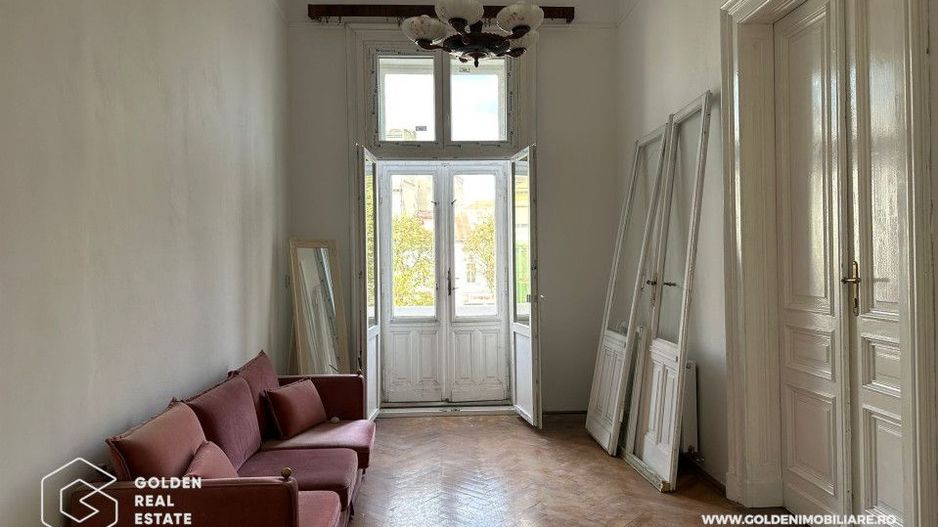 Spatiu birou, Bulevardul Revolutiei, Palatul Cenad, etaj 1 - Poză 4