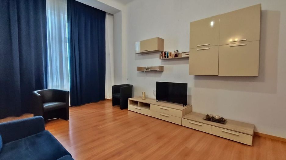 Inchiriere 3 camere  ultracentral, str. Iuliu Maniu, Oradea - Poză 2