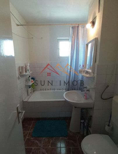 Apartament 3 camere, decomandat, ultracentral, spatios, CT, Campina - Poză 8