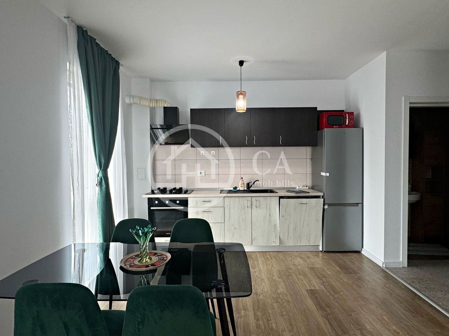 Apartament LUX de închiriat cu 3 camere în Prima Universității, Oradea - Poză 2