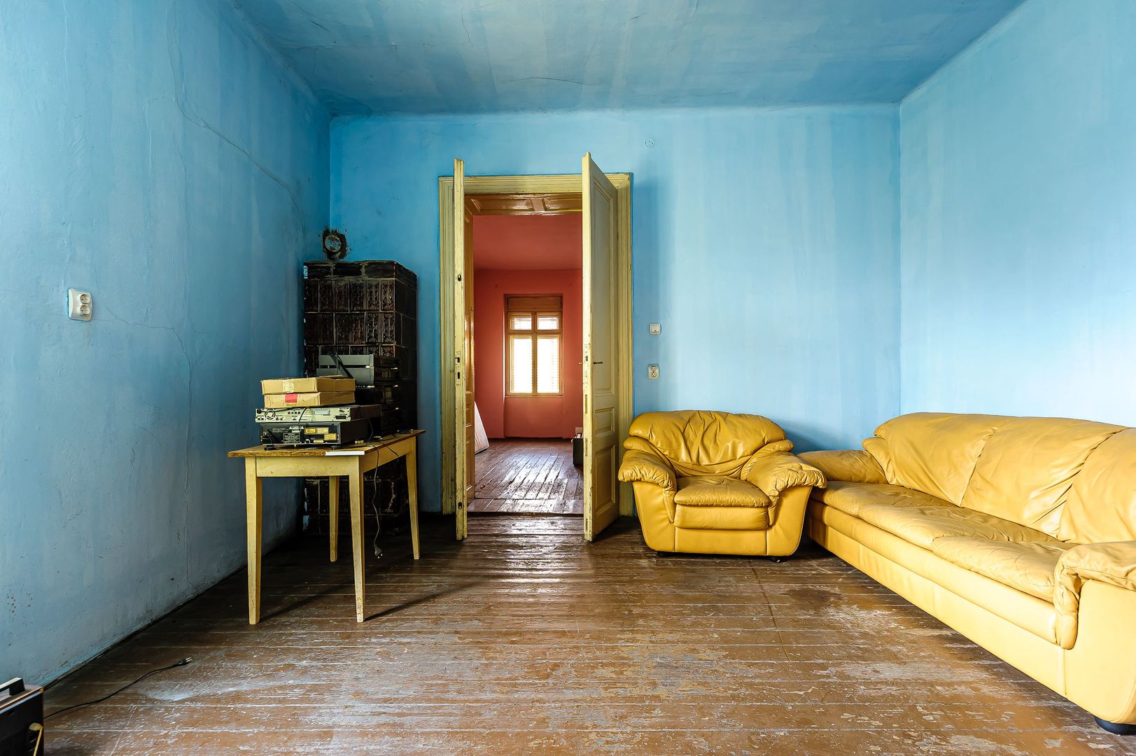 Apartament cu o curte generoasă - Poză 6