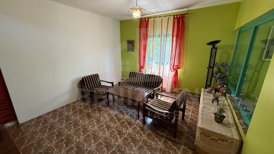 Casa Spatioasa D+P+1+M – 615mp - Teren 1000mp - Rovine - Poză 4