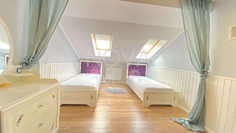 Apartament 3 camere, 2 bai, decomandat in Strand pentru inchiriat - Poză 8