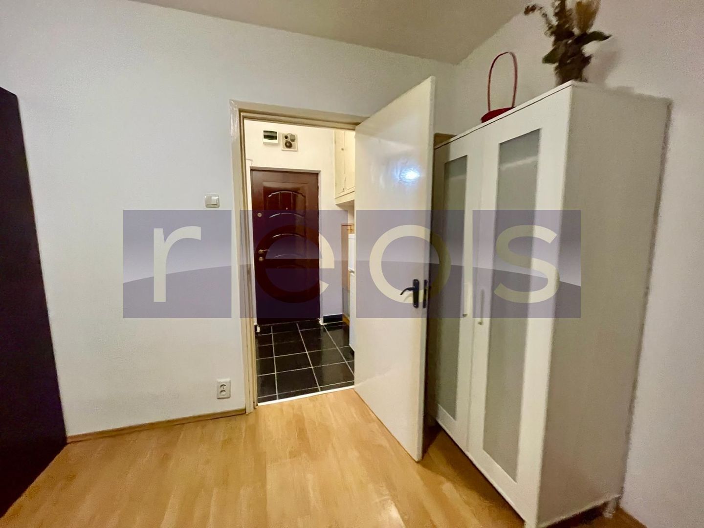 VANZARE GARSONIERA METROU DRISTOR 30MP SEMIDECOMANDAT MOBILAT UTILAT - Poză 4