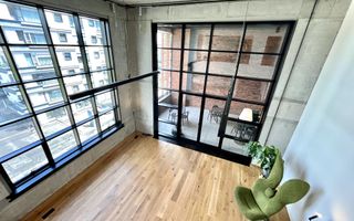 Brick Lofts Unitate pe 2 Niveluri / Bucătărie Mobilata / Vedere Lac - Poză 6
