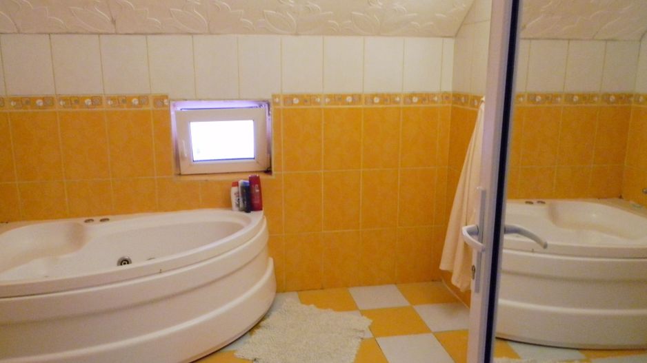 Casa mobilata in Centrul Mun. Sacele - Poză 15