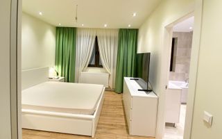 Vânzare vilă 8 camere | Grădină 500mp | 3 locuri de parcare - Poză 8