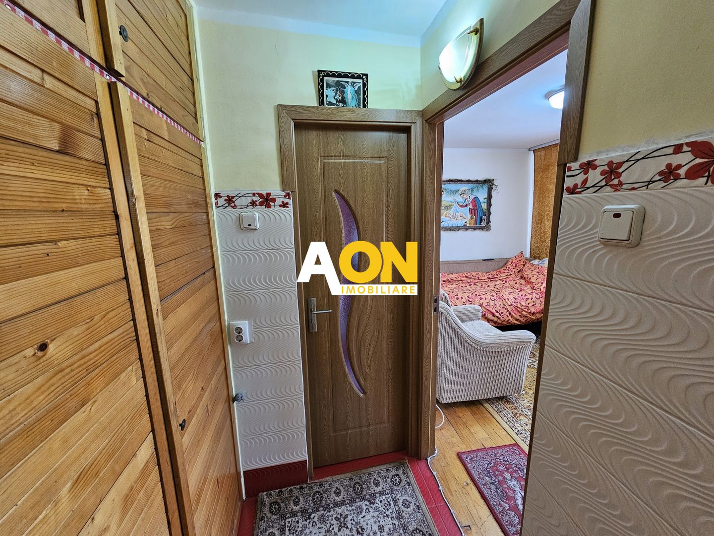Apartament 3 camere, etaj 1, zona Piata Cetate - Poză 2