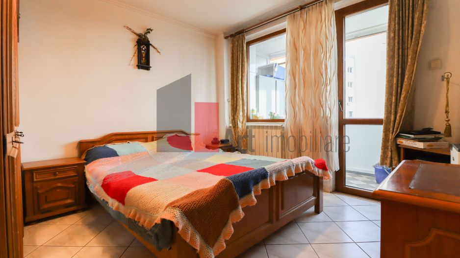 Apartamentul "SUPERMETO", BLOC STRADAL, REABILITAT - Poză 7