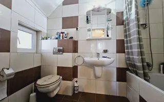Casa individuala | Pensiune | 550 mp | 1100 mp teren | Cetate - Poză 16