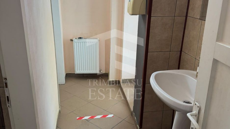 DE INCHIRIAT - SPATIU COMERCIAL CHIAR IN FATA PRIMARIEI SNAGOV - Poză 16