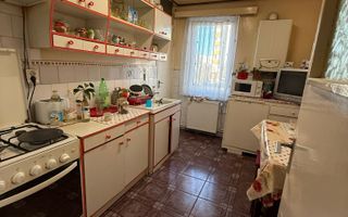 vând apartament 3 camere s - Poză 1