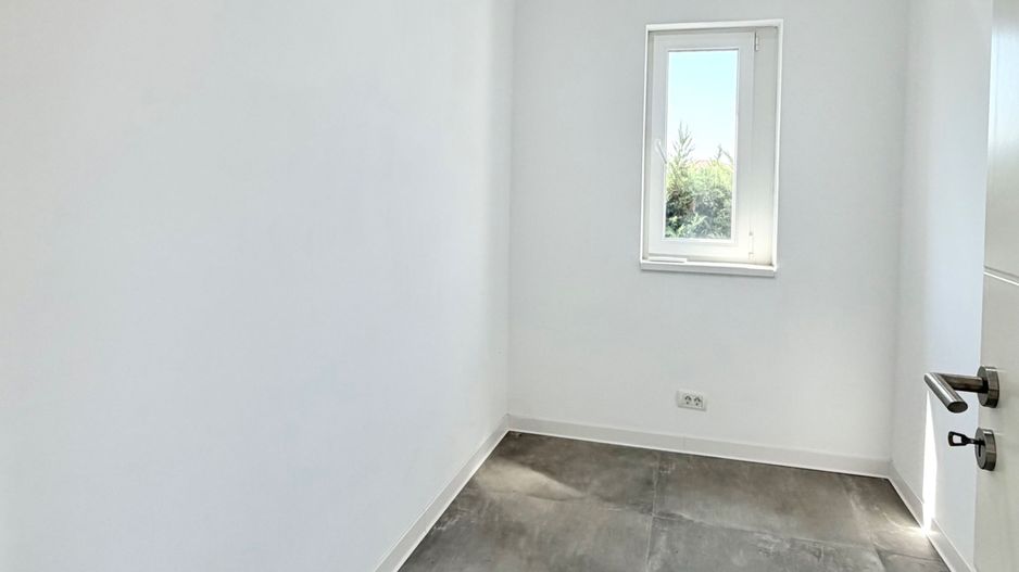Casa individuală de închiriat - Giroc intrare - Poză 13
