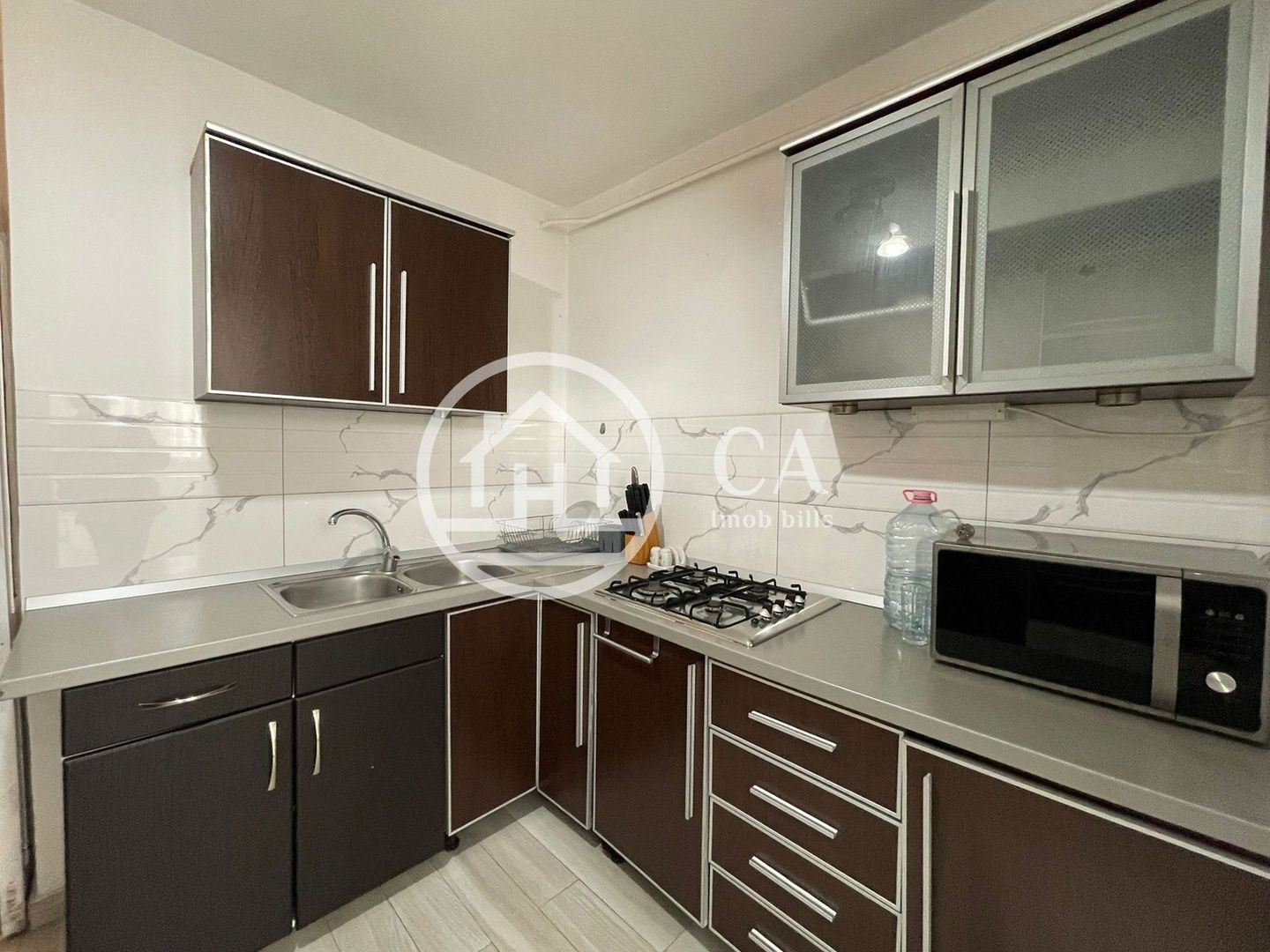 Apartament cu 3 camere de inchiriat in zona Decebal, Oradea - Poză 8