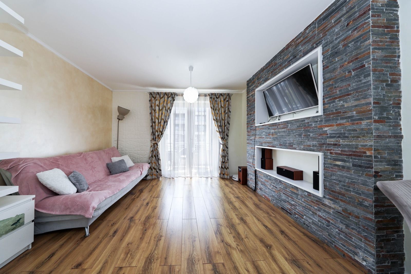 Apartament 2 camere zona Coresi | Complex Avantgarden Tractorul - Poză 3