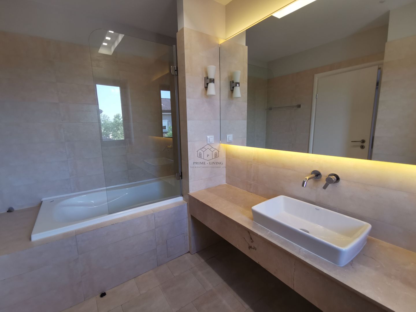 VILA SPATIOASA CU 4 CAMERE LA INCHIRIERE IN COMPLEX REZIDENTIAL OXFORD - Poză 8