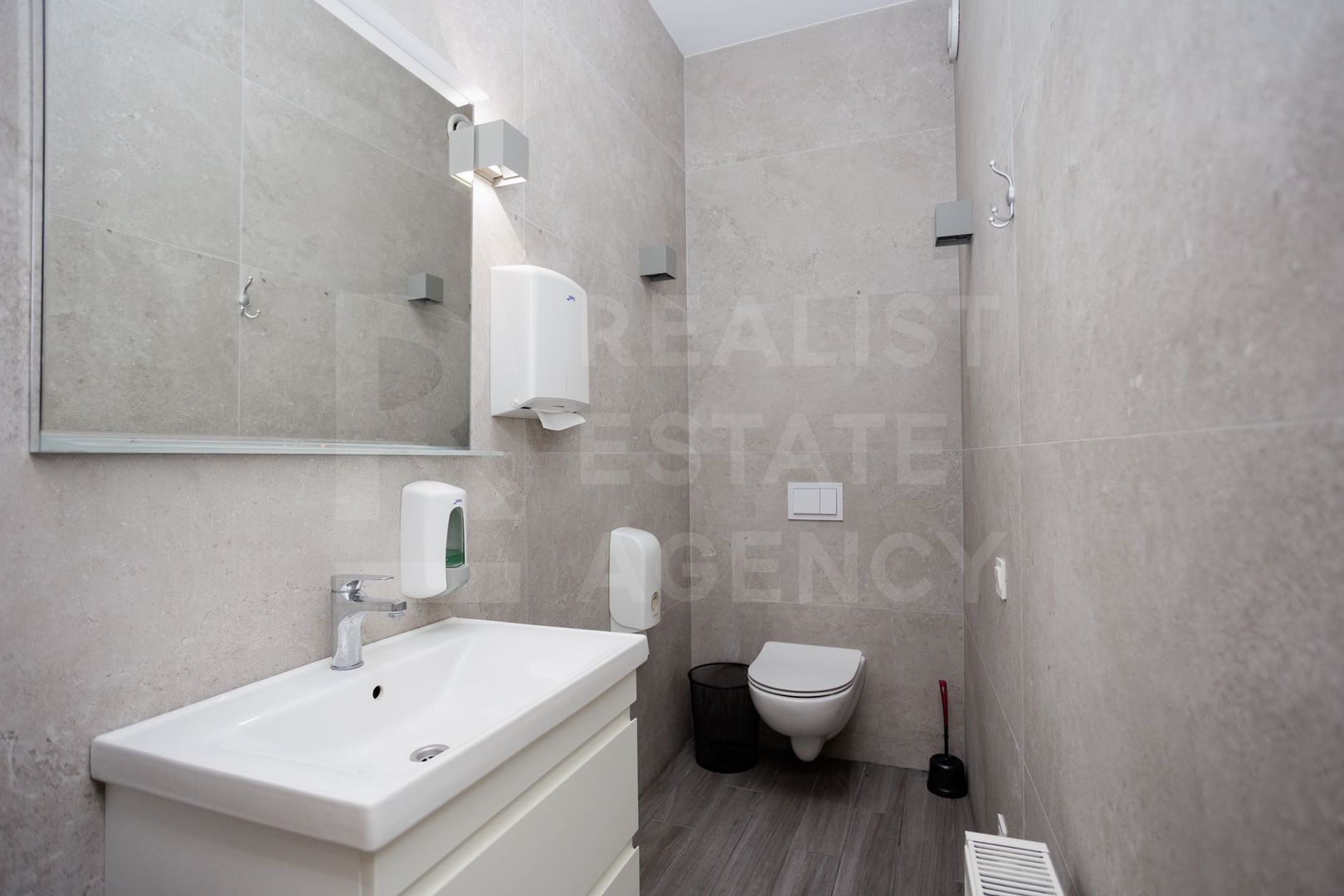 Se oferă oficiu sper chirie 270 mp, str. Petru Rareș, Centru - Poză 41