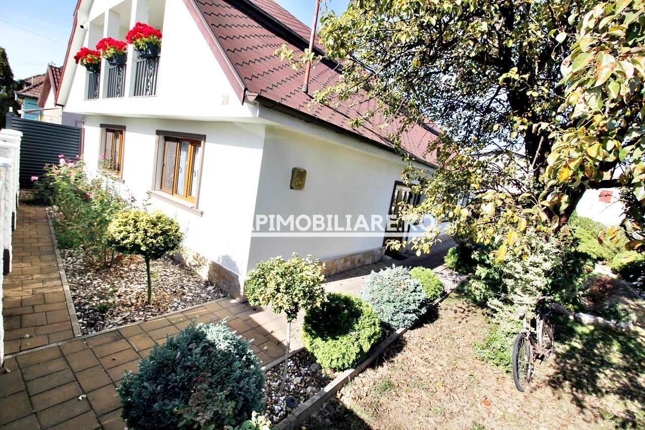 Casa 6 camere, 150mp.utili,527mp teren, zona semicentral - Poză 12
