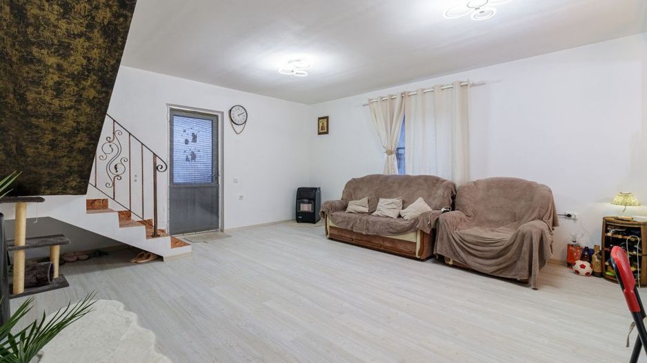 Casa 3 camere Dragomiresti strada principala - Poză 9