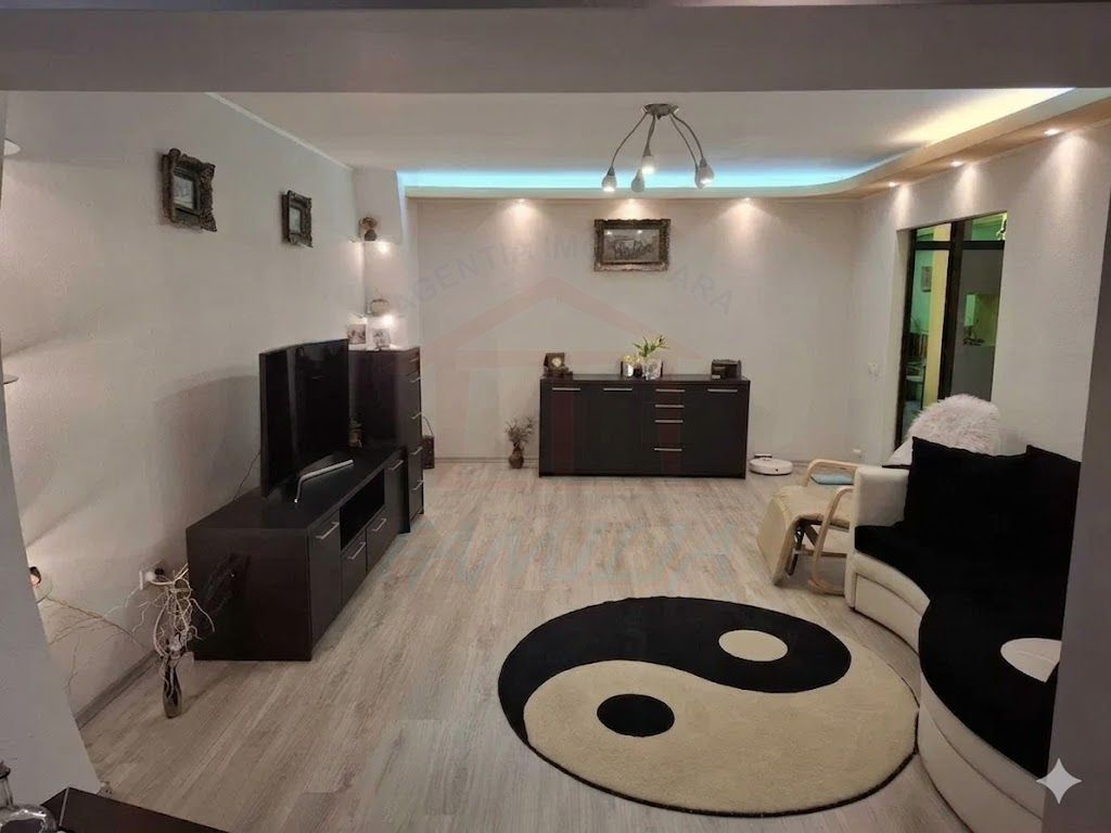 Vanzare apartament cu 3 camere Str. Domneasca, 104 mp, etaj 1. - Poză 1