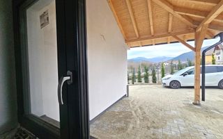 Casa Sibiu, Poplaca 4 camere, 3 bai, terasa si curte NOU - Poză 1