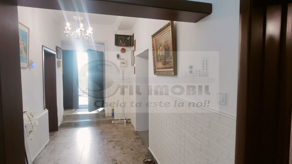 APARTAMENT ULTRACENTRAL , PIATA UNIRII, CUZA VODA 70 MP PLUS CURTE - Poză 1
