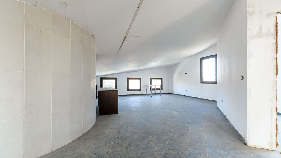 Clădire comercială în zona Grădiște. - Poză 37