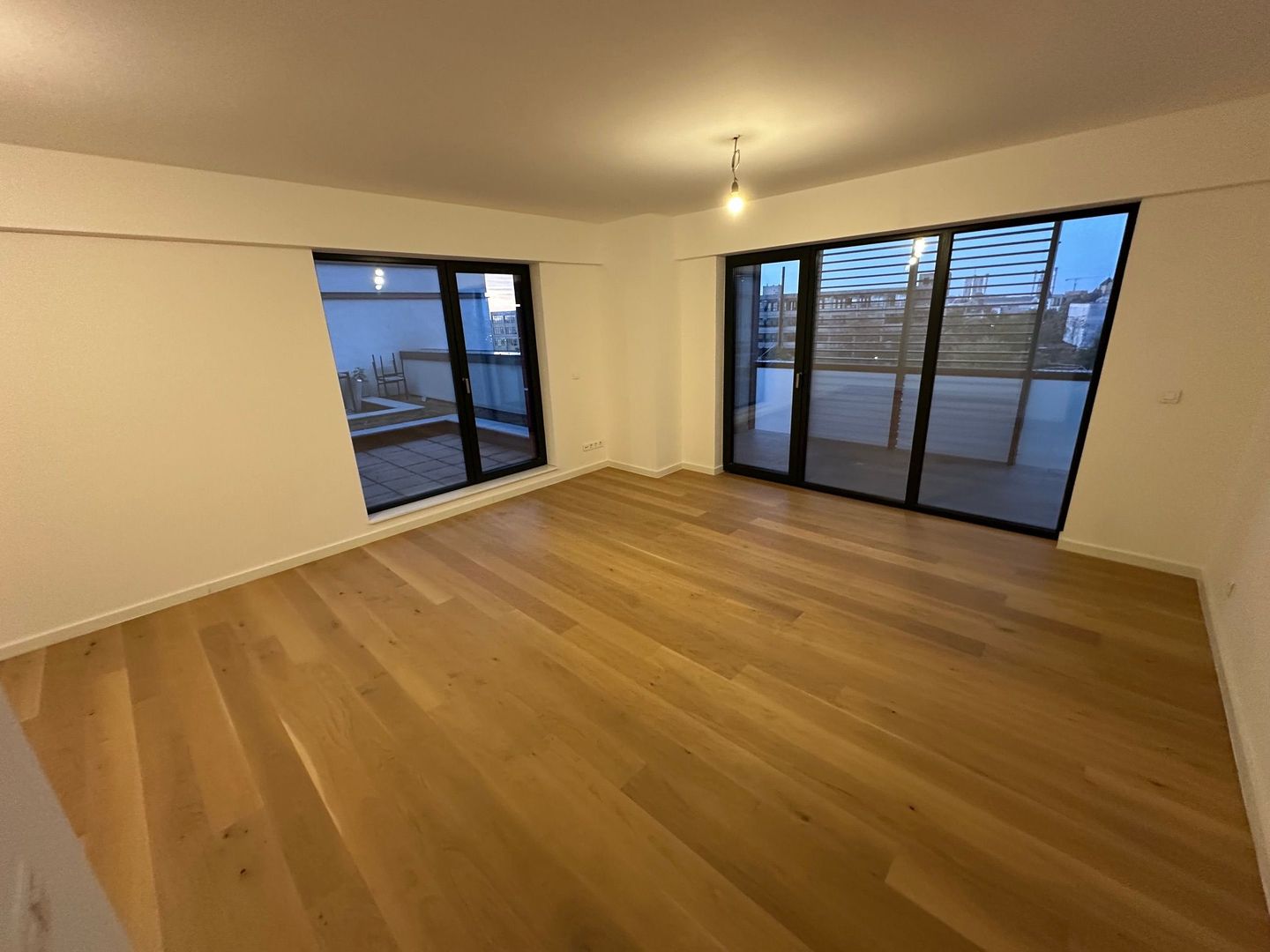 Apartament deosebit pe 2 etaje - Poză 12