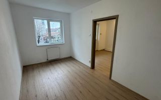 Apartament 3 camere, etaj 1, balcon închis – Aleea Șteaza - Poză 4
