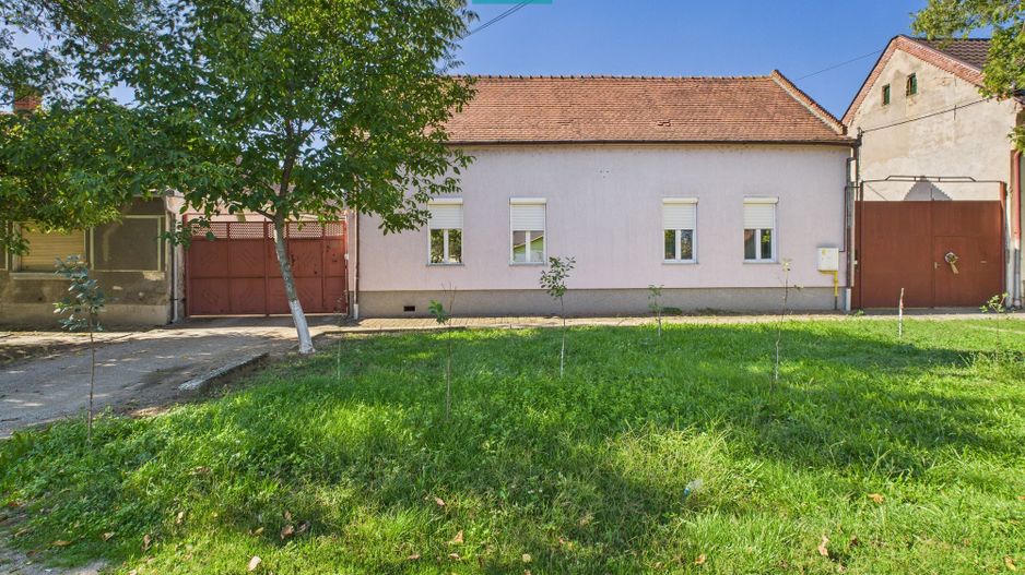 Casă cu piscină și teren generos, Sântana - Poză 15