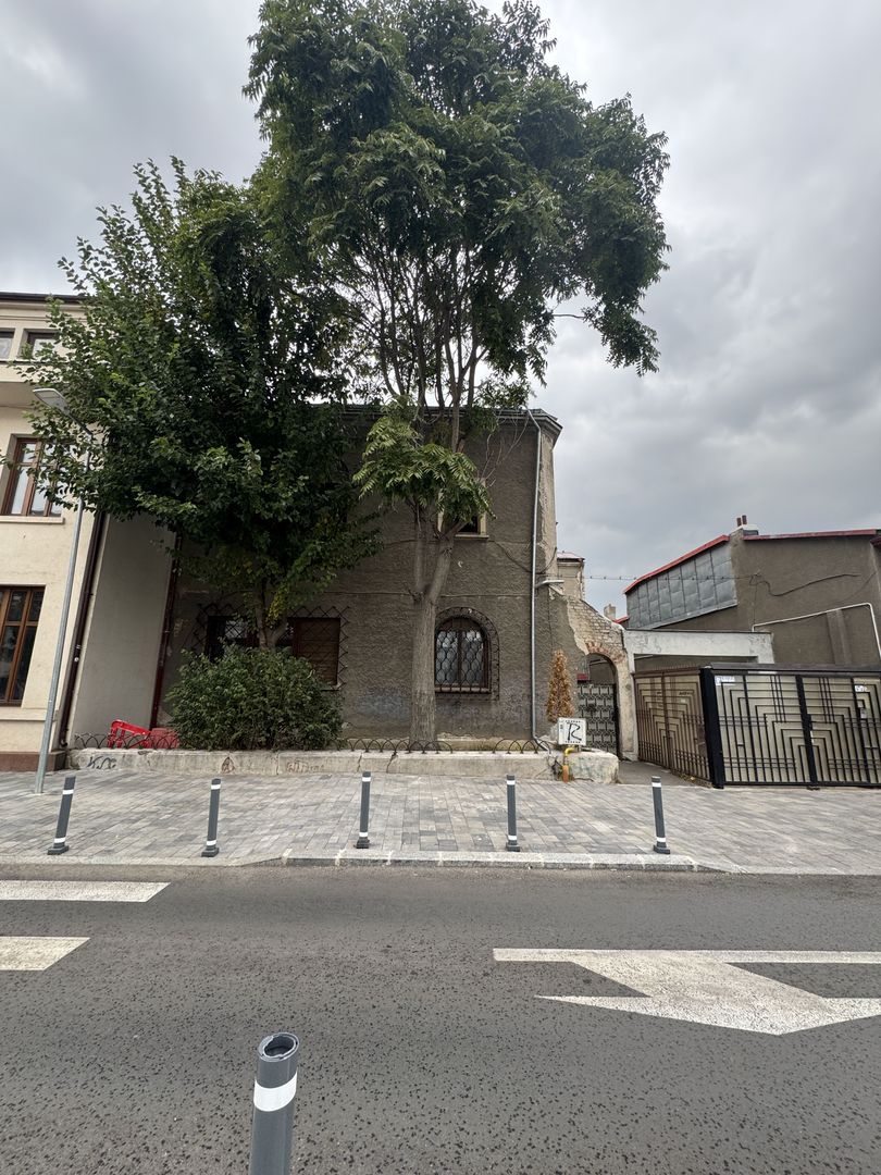 Casa-Curte proprie | Plantelor | - Poză 1