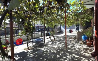 Castelu - Str. Florilor, casa din 2012, teren 737 mp si 106 mp utili - Poză 4