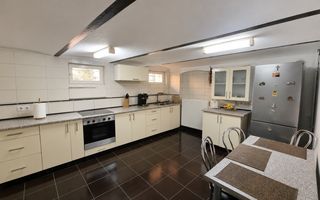 Casă cu 2 apartamente 5 camere 140 mp utili curte 289 mp in Turnișor - Poză 8
