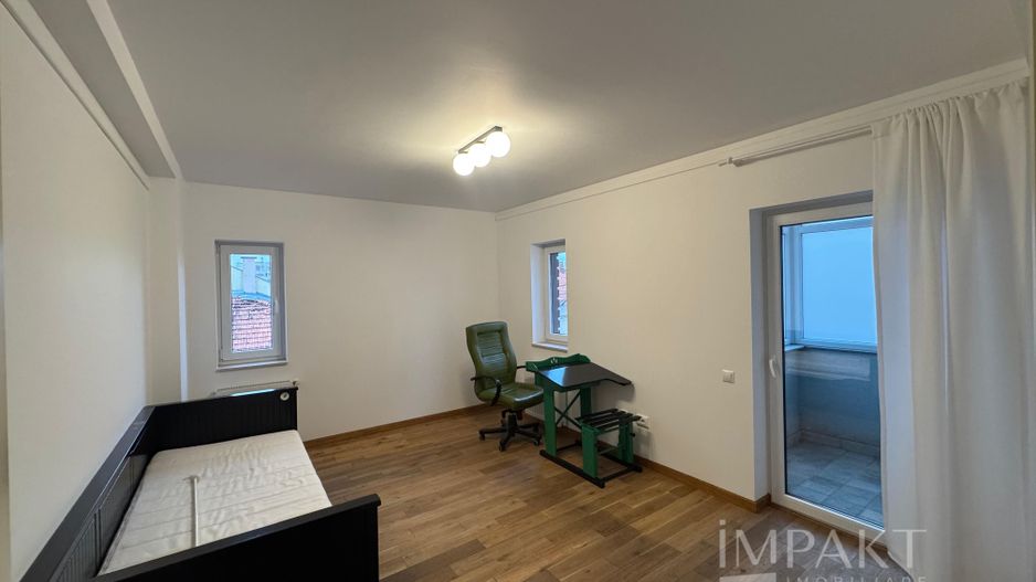 Apartament 94mp  3 camere in Piata Cipariu de inchiriat cu parcare - Poză 8