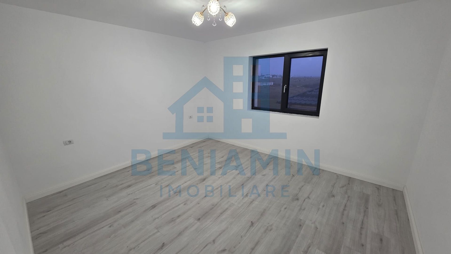 Casa noua 4 dormitoare 2 bai P+1 zona Selgros Teilor - Poză 12