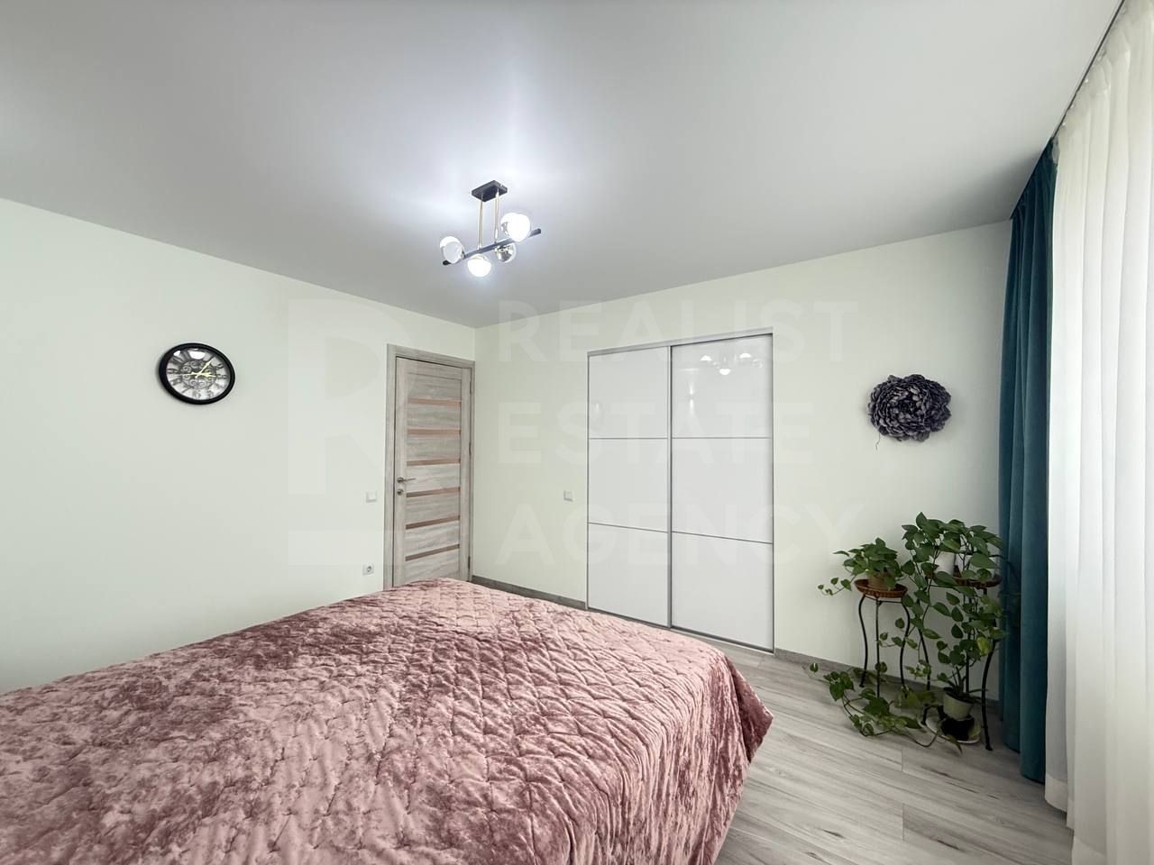 Vânzare, casă, 2 nivele, 3 camere, strada Miorița, Colonița. - Poză 10