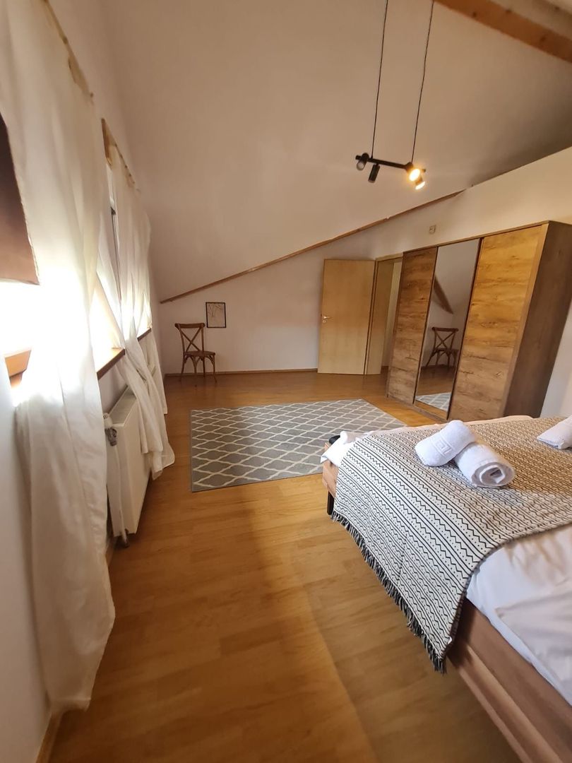 Vila spațioasă și recent renovată în Ghiroda! - Poză 31